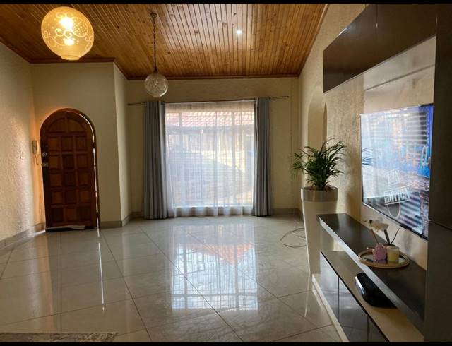 5 BEDROOM HOUSE FOR SALE IN NEW STATE AREA